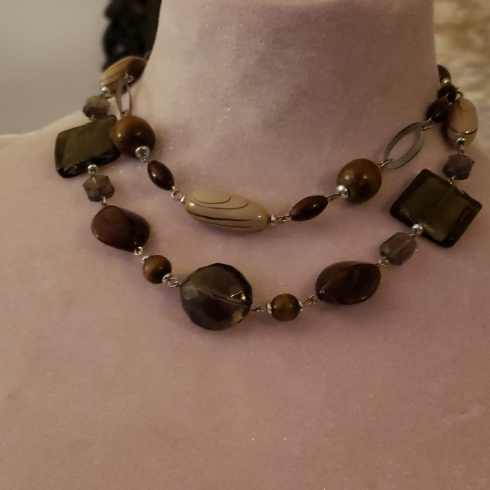 Biege brown and grey necklace